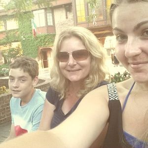 Meet your Posher, Kim